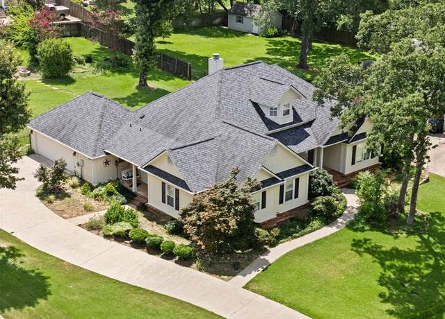 Property at 5201 Whitaker Cir, Longview, TX 75605, 4 beds, 2.5 baths