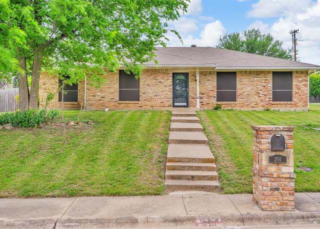 Property at 201 Windwood Dr, Desoto, TX 75115, 3 beds, 2 baths