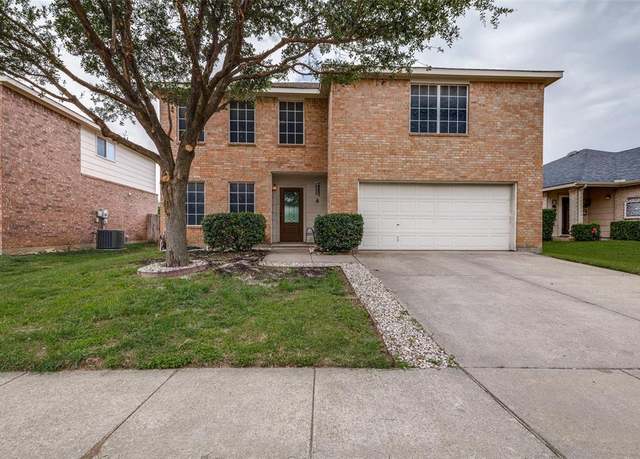 Property at 736 Eagle Dr, Saginaw, TX 76131, 3 beds, 2.5 baths
