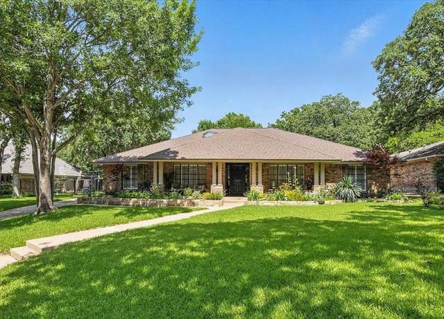Property at 4915 Cross Creek Ct, Arlington, TX 76017, 4 beds, 3 baths