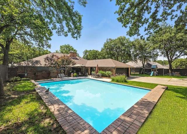 Property at 4915 Cross Creek Ct, Arlington, TX 76017, 4 beds, 3 baths