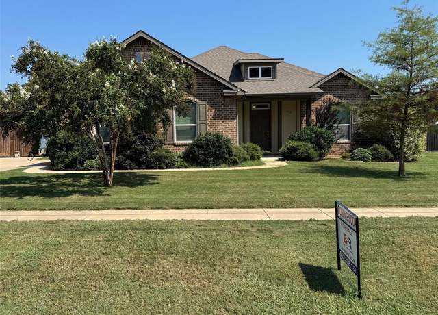Property at 792 E Northside Dr, Pilot Point, TX 76258, 3 beds, 2 baths