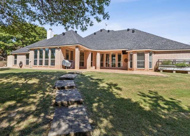 Property at 117 Muir Hill Dr, Aledo, TX 76008, 4 beds, 3 baths