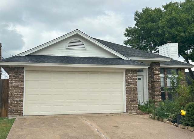 Property at 6505 Knottingham Dr, Arlington, TX 76001, 3 beds, 2.5 baths