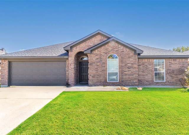 Property at 418 Mcmurtry Dr, Arlington, TX 76002, 4 beds, 2 baths