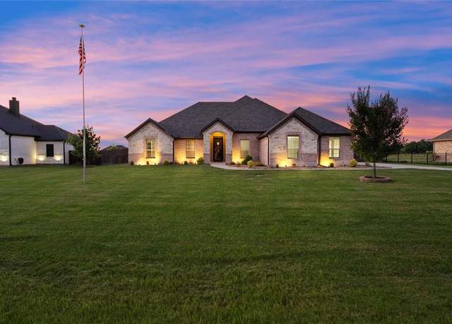 Property at 2836 Mallard Dr, Greenville, TX 75402, 6 beds, 3 baths