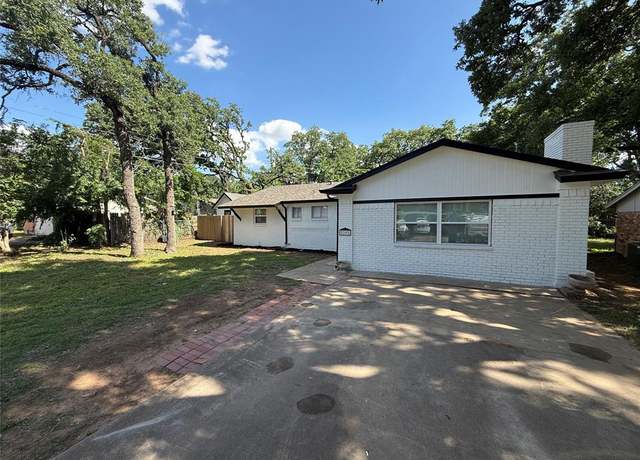 Property at 2202 Pontiac Dr, Arlington, TX 76013, 3 beds, 2 baths