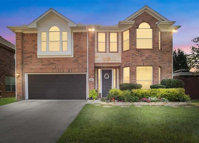 Property at 1900 Park Manor Ct, Euless, TX 76039, 4 beds, 2.5 baths