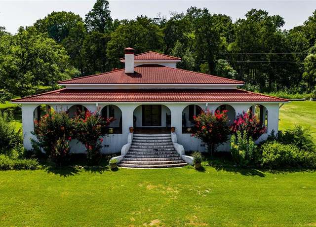 Property at 8414 County Road 3907, Athens, TX 75752, 2 beds, 2.5 baths