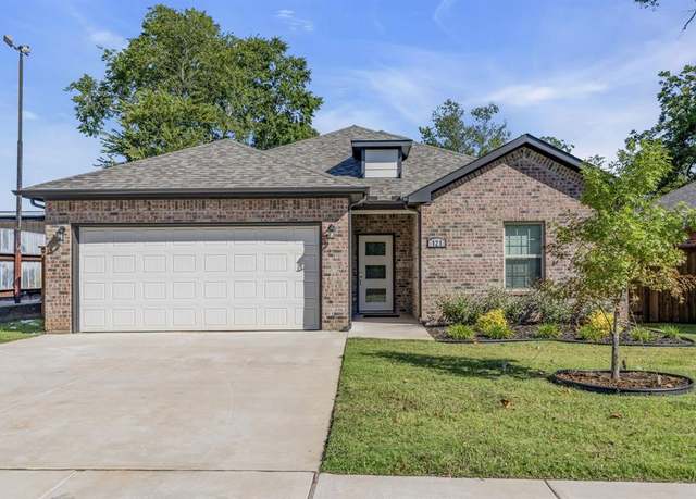 Property at 121 W Morton St, Denison, TX 75021, 3 beds, 2 baths