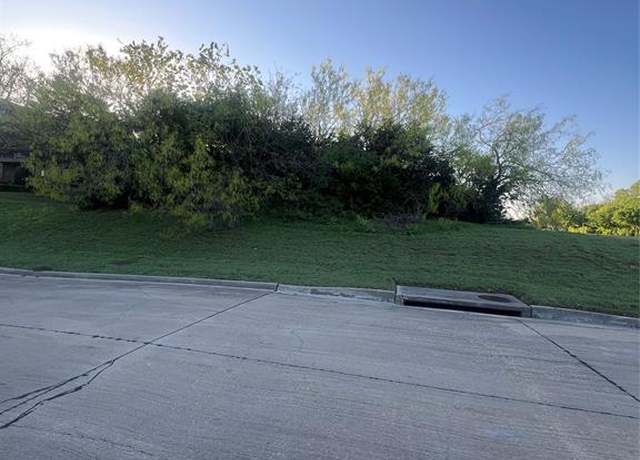 Property at 2412 Skyline Ct, Cedar Hill, TX 75104