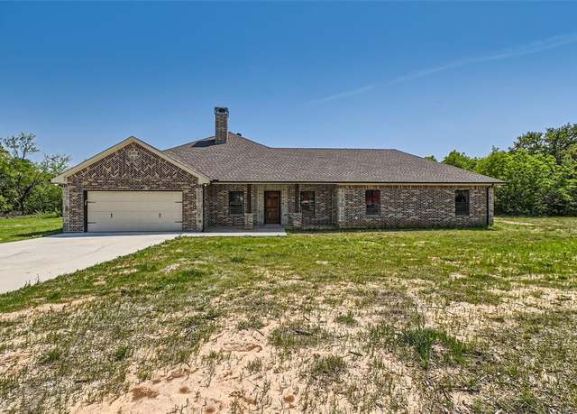 Property at 2001 Ryan Ct, Weatherford, TX 76085, 4 beds, 2.5 baths