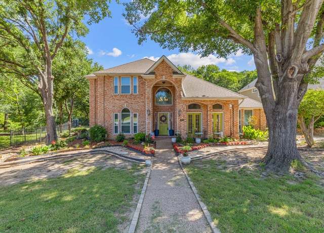 Property at 429 Washington Dr, Arlington, TX 76011, 5 beds, 3.5 baths