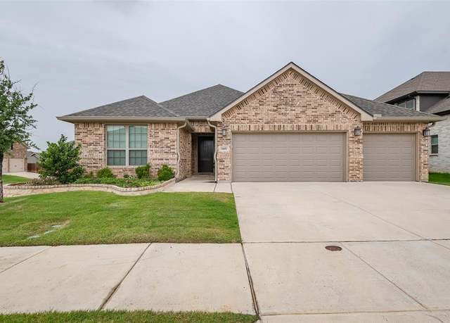 Property at 14601 Donner Trl, Fort Worth, TX 76262, 4 beds, 2 baths