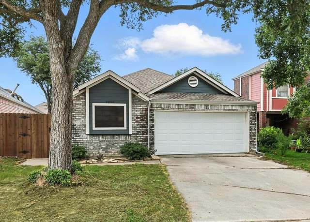 Property at 2034 Mallard Dr, Lewisville, TX 75077, 3 beds, 2 baths