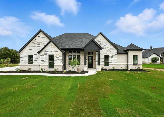Property at 2085 Glenhollow Dr, Weatherford, TX 76088, 5 beds, 3 baths
