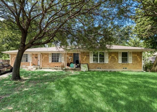 Property at 902 Spring Valley Plz, Richardson, TX 75080, 4 beds, 2 baths