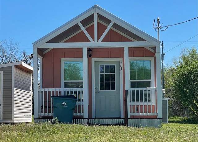 Property at 507 Ussery St, Bowie, TX 76230, 1 bed, 1 bath