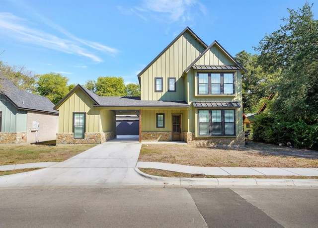 Property at 514 W Spring St, Weatherford, TX 76086, 3 beds, 3 baths