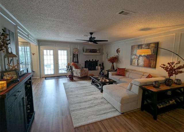 Property at 2827 Cross Timbers Dr, Irving, TX 75060, 4 beds, 2 baths