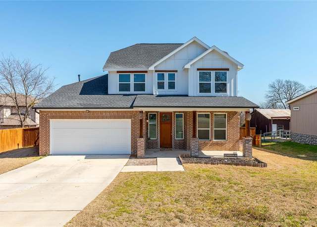 Property at 285 N Sherman Ave, Van Alstyne, TX 75495, 3 beds, 2.5 baths