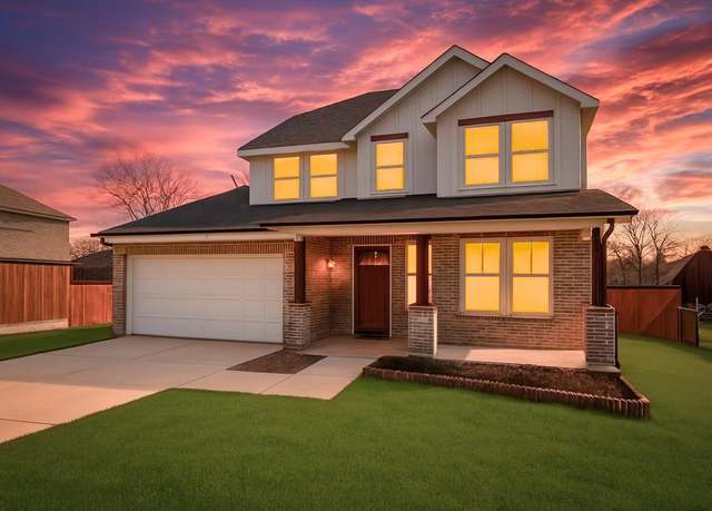 Property at 285 N Sherman Ave, Van Alstyne, TX 75495, 3 beds, 2.5 baths