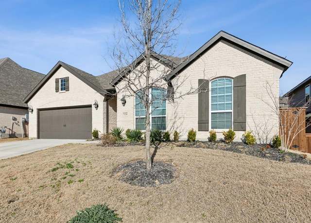 Property at 114 Sandie Dr, Rhome, TX 76078, 5 beds, 3.5 baths