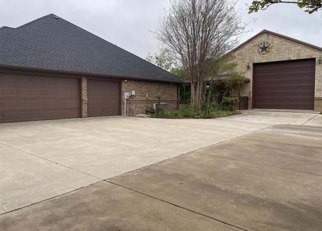 Property at 125 Rattling Antler Ct, Azle, TX 76020, 3 beds, 2 baths