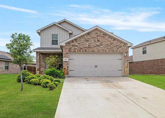 Property at 1231 Delmita Dr, Forney, TX 75126, 4 beds, 3 baths