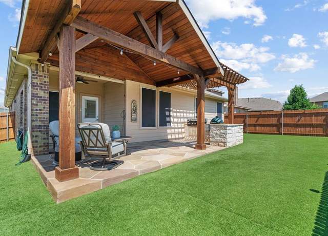 Property at 15712 Oak Pointe Dr, Fort Worth, TX 76177, 4 beds, 2 baths