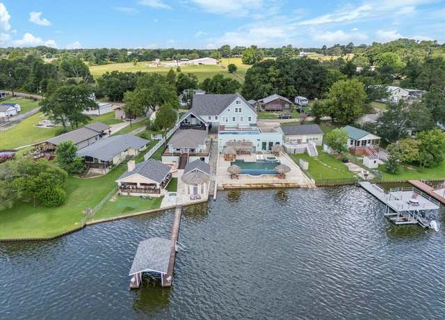 Property at 220 Pin Oak Dr, Mabank, TX 75156, 7 beds, 5.5 baths