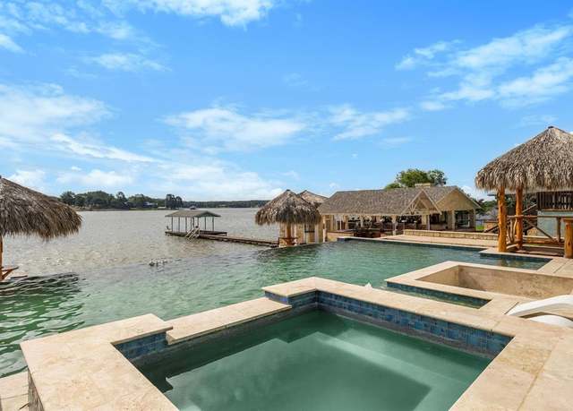 Property at 220 Pin Oak Dr, Mabank, TX 75156, 7 beds, 5.5 baths
