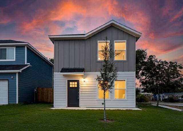 Property at 2350 Evans Ave, Fort Worth, TX 76104, 3 beds, 2.5 baths