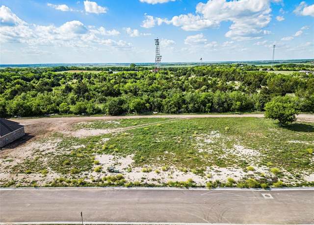 Property at 16 Pareya Cir, West, TX 76691