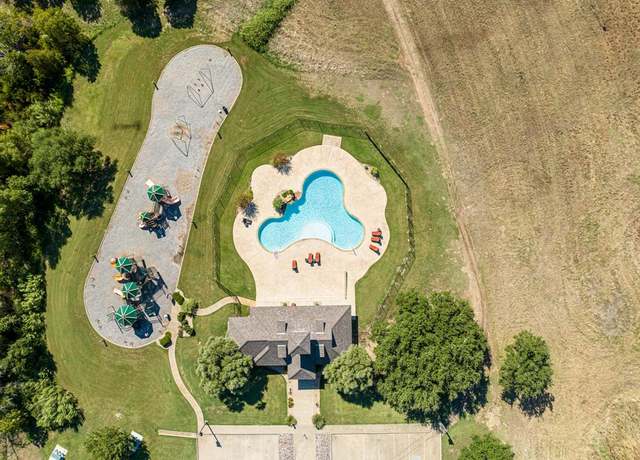 Property at 8524 Melrose Ct, Cleburne, TX 76033