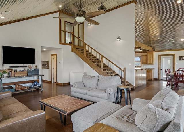 Property at 2042 Vz County Road 4123, Canton, TX 75103, 4 beds, 3.5 baths