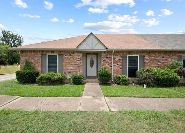 Property at 31 W Townhouse Ln #20, Grand Prairie, TX 75052, 3 beds, 2 baths