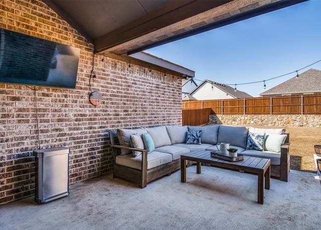 Property at 2526 Brookside Dr, Royse City, TX 75189, 3 beds, 2 baths