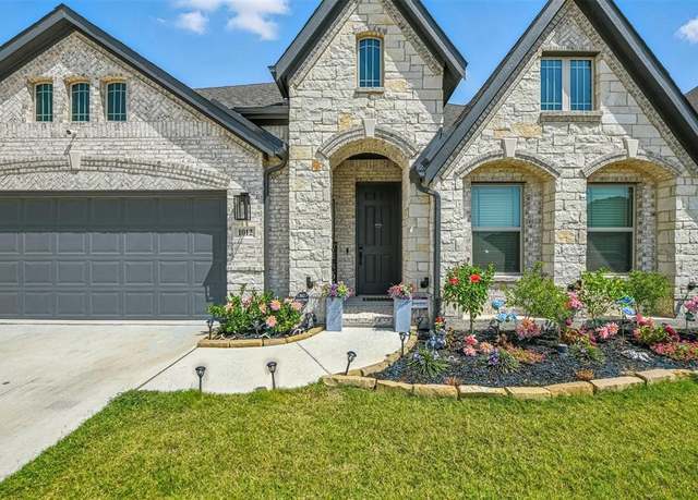 Property at 1012 Emerald Trace Dr, Justin, TX 76247, 4 beds, 3.5 baths