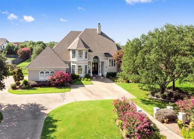 Property at 1021 Park Ridge Cir, Mcgregor, TX 76657, 4 beds, 3.5 baths