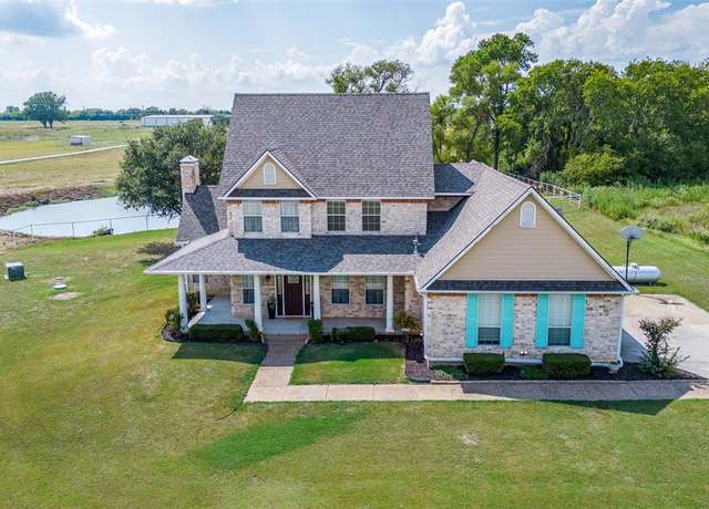 Property at 10200 Zipper Rd, Pilot Point, TX 76258, 4 beds, 3 baths