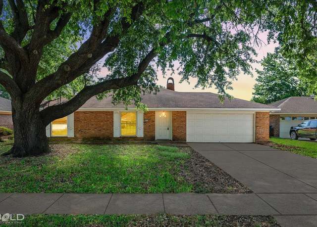Property at 4909 Longstreet Pl, Bossier City, LA 71112, 3 beds, 2 baths