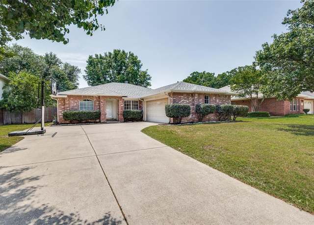 Property at 2207 Brazos Dr, Corinth, TX 76210, 3 beds, 2 baths
