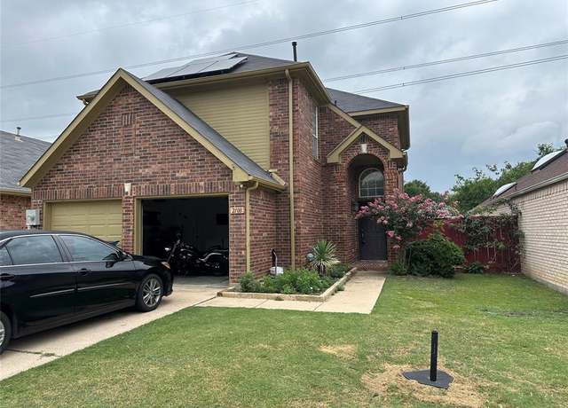 Property at 2108 Montclair Ln, Lewisville, TX 75067, 3 beds, 2.5 baths