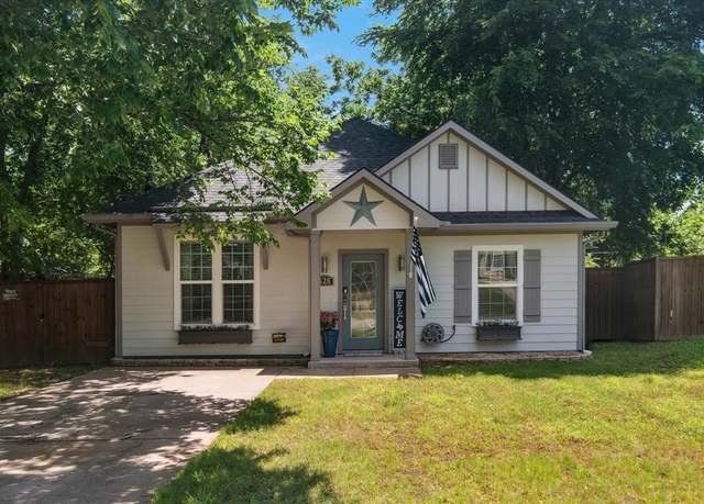 Property at 426 W Johnson St, Denison, TX 75020, 3 beds, 2 baths