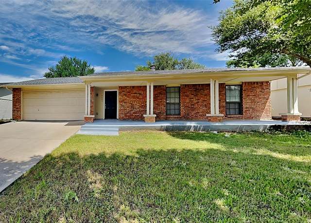 Property at 4021 Brookmoor Dr, Arlington, TX 76016, 3 beds, 2 baths