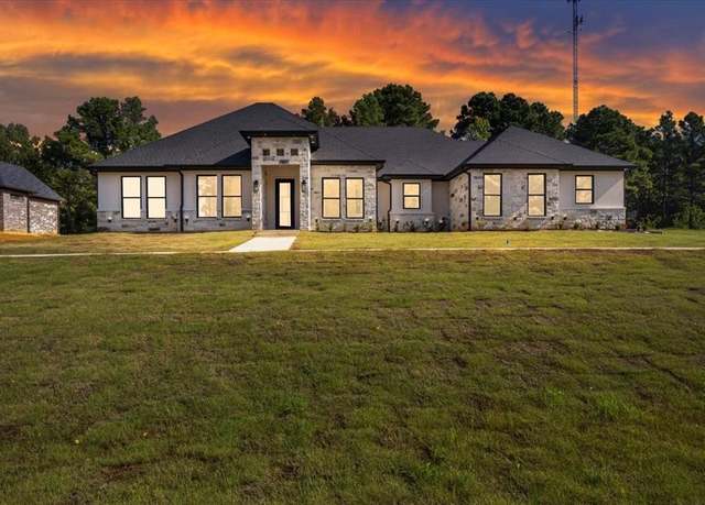 Property at 12328 Oak Grove Dr, Tyler, TX 75706, 4 beds, 3.5 baths