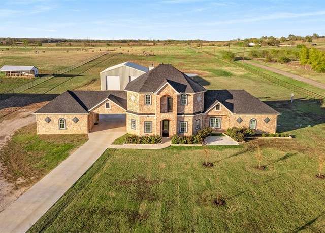 Property at 4330 Masch Branch Rd, Krum, TX 76249, 6 beds, 3.5 baths