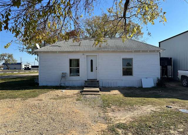 Property at 301 11th Ave, Mineral Wells, TX 76067, 1 bed, 1 bath