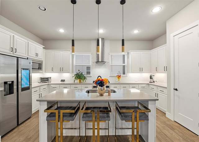 Property at 2656 El Camino Ln, Dallas, TX 75212, 3 beds, 3.5 baths